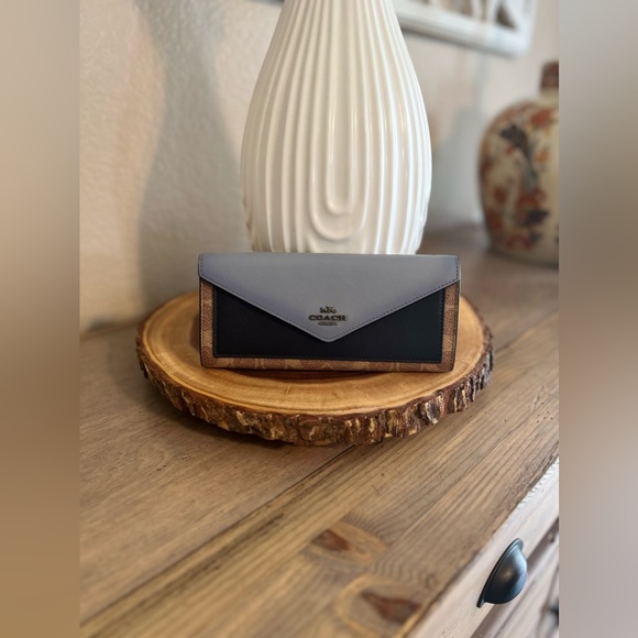 Coach Handbags - Coach Envelope Wallet